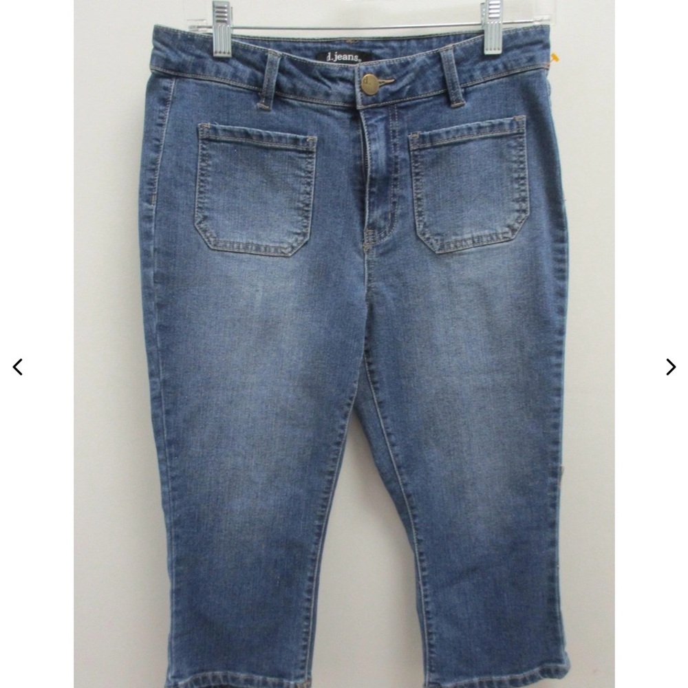 D Jeans Faded Blue Front Pockets Denim Capri Jeans